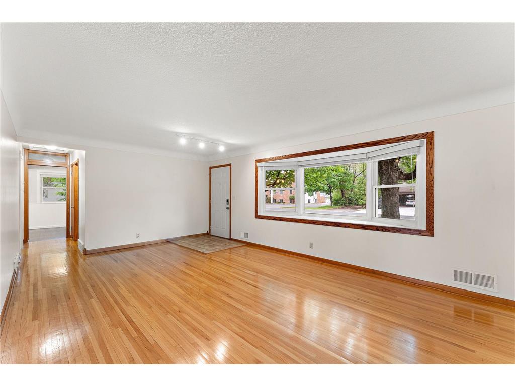 1691 4th Street White Bear Lake MN 55110 7079973 image11