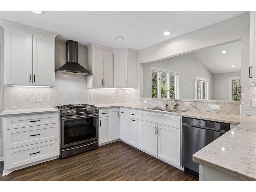 1691 Brueberry Lane Arden Hills MN 55112 7076993 image1