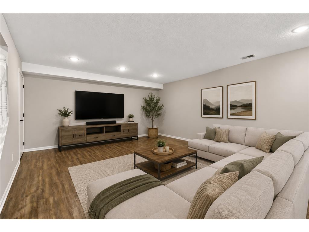 1691 Brueberry Lane Arden Hills MN 55112 7076993 image25