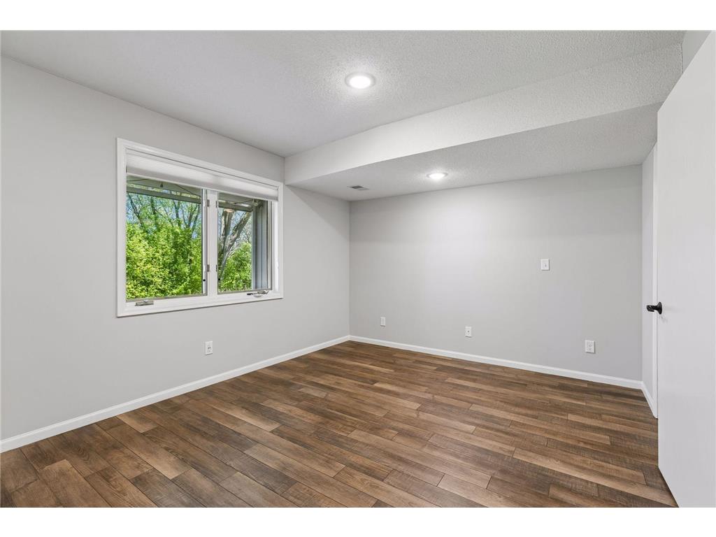 1691 Brueberry Lane Arden Hills MN 55112 7076993 image28