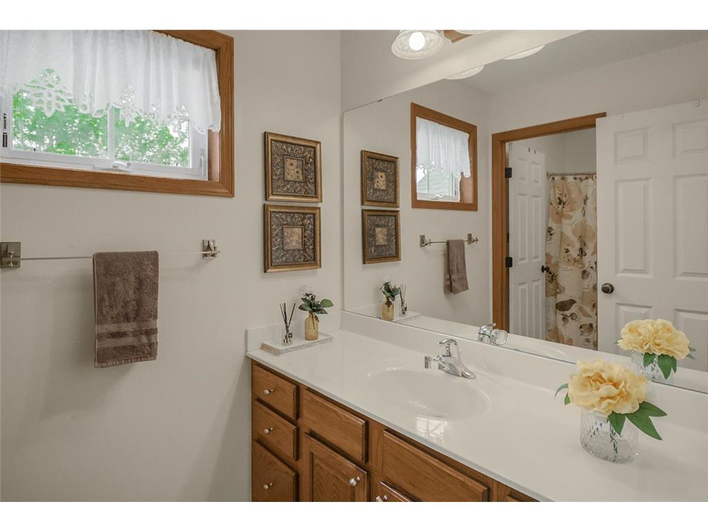 1691 Village Trail E #7 Maplewood MN 55109 7087557 image37