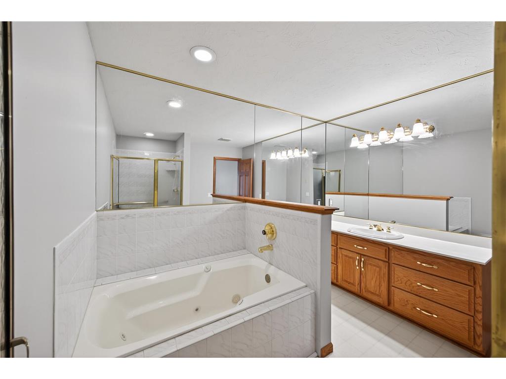 1692 Kerry Lane Woodbury MN 55125 7051204 image20