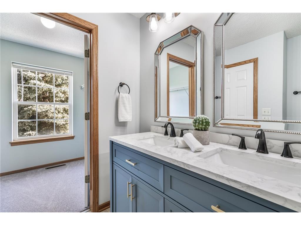 1692 Liberty Circle Shakopee MN 55379 7104678 image20