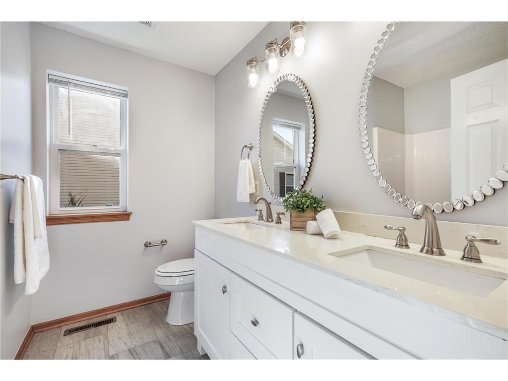 1692 Liberty Circle Shakopee MN 55379 7104678 image26