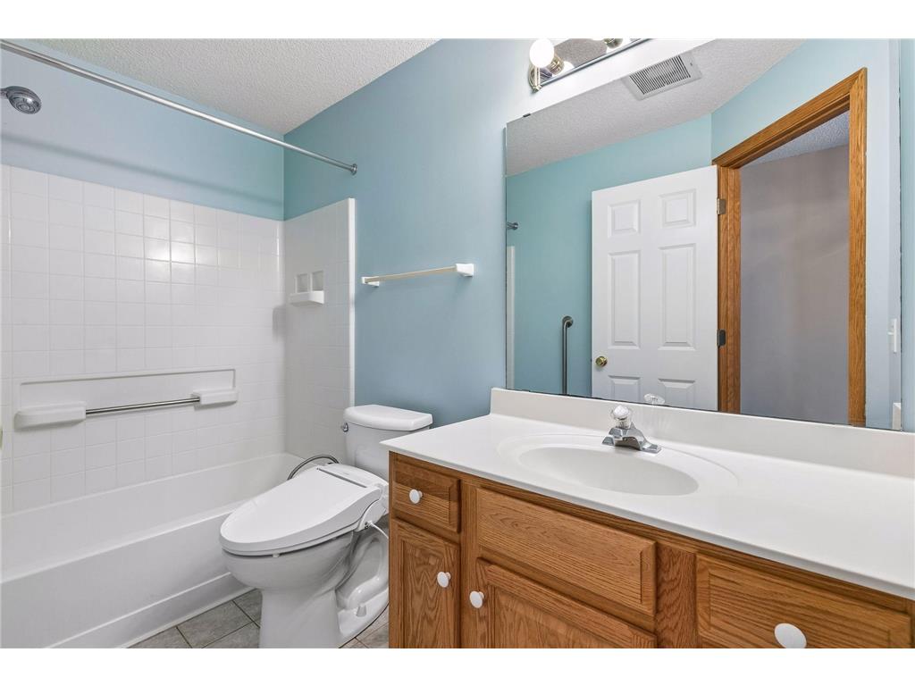 1692 Oakbrooke Way Eagan MN 55122 7077590 image32