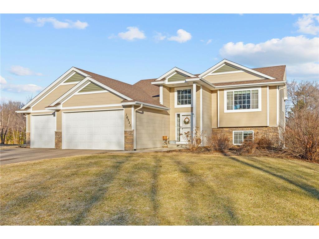 16921 Vickers Street NE Ham Lake MN 55304 7004704 image2