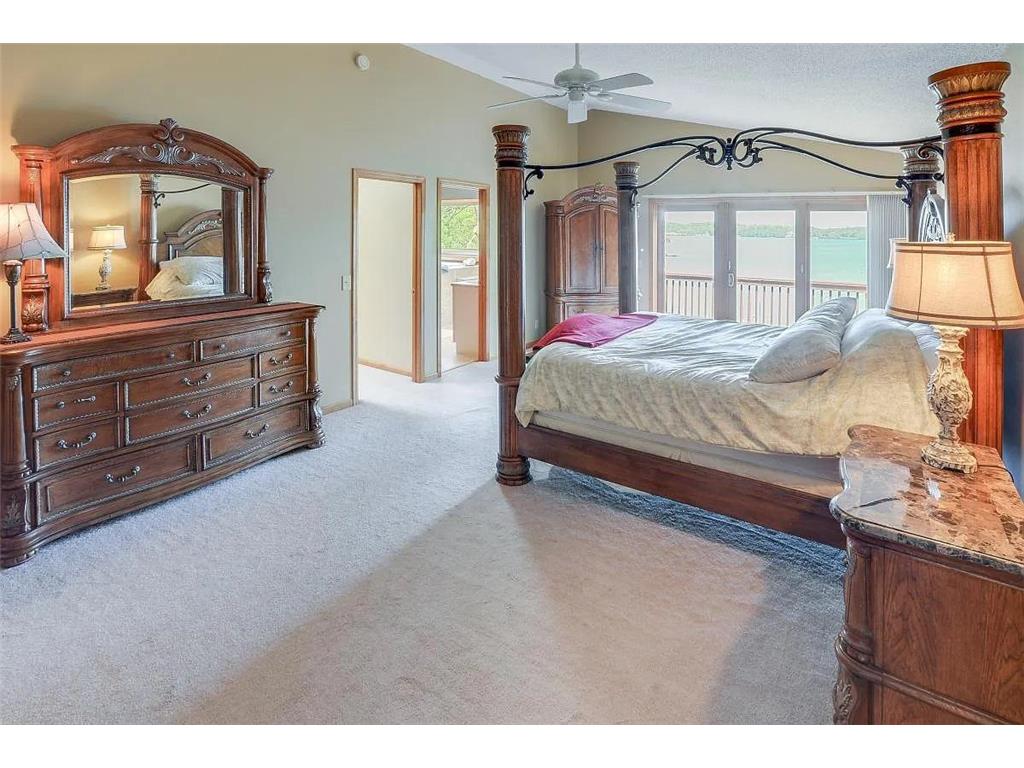 16926 Grays Bay Boulevard Minnetonka MN 55391 - Lake Minnetonka 7059946 image10