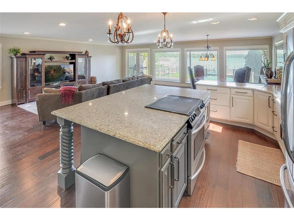 16926 Grays Bay Boulevard Minnetonka MN 55391 - Lake Minnetonka 7059946 image5