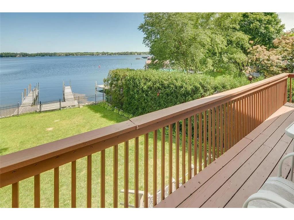 16926 Grays Bay Boulevard Minnetonka MN 55391 - Lake Minnetonka 7059946 image7