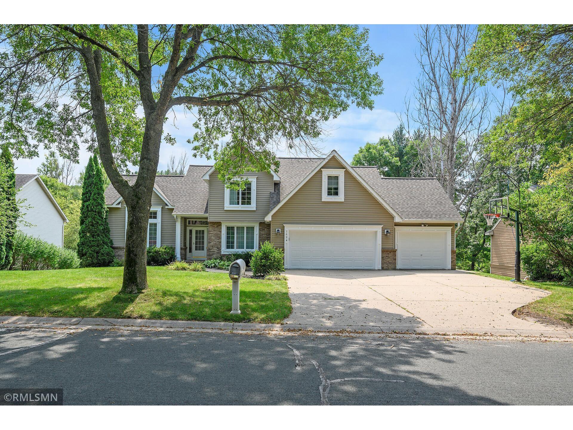 1694 Golf View Drive, River Falls, WI 54022 MLS 6093172 Edina Realty