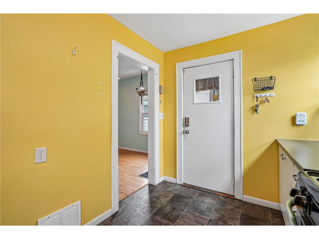 1694 Ivy Avenue E Saint Paul MN 55106 7049679 image11