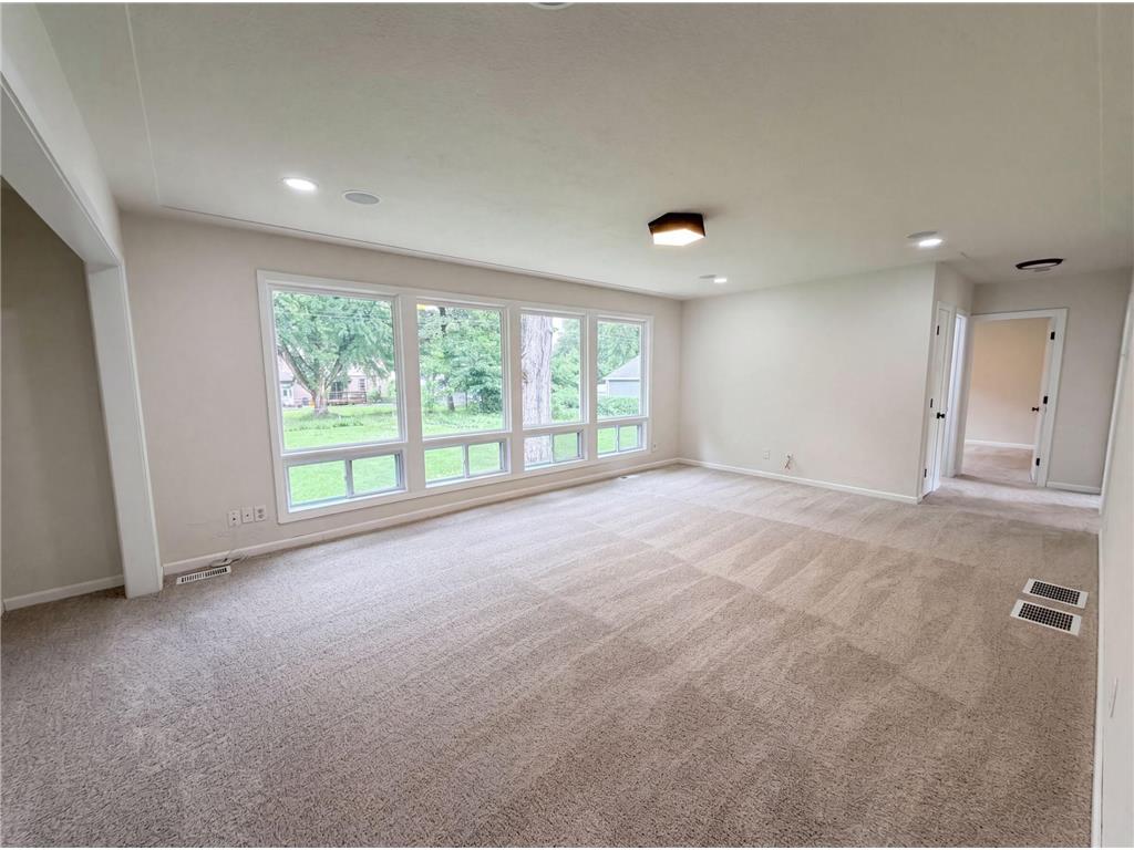 1695 Abell Street Maplewood MN 55117 7096369 image3