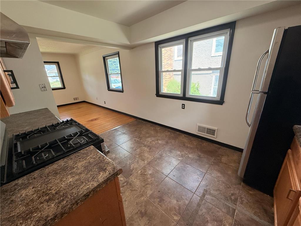 1696 Fremont Avenue Saint Paul MN 55106 7070877 image10
