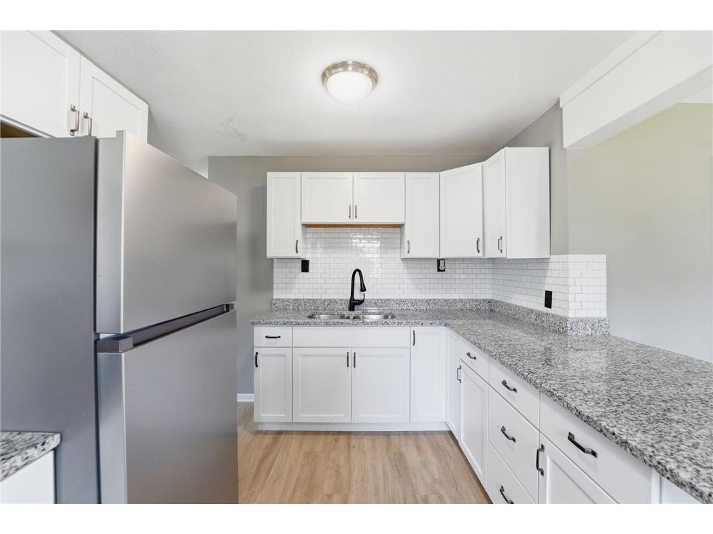 1697 Rose Place Roseville MN 55113 7064909 image12