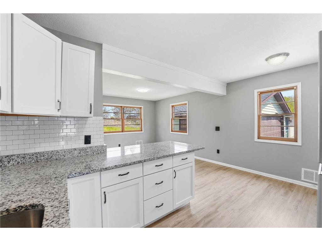 1697 Rose Place Roseville MN 55113 7064909 image13