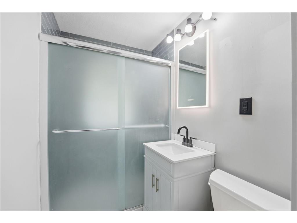 1697 Rose Place Roseville MN 55113 7064909 image15