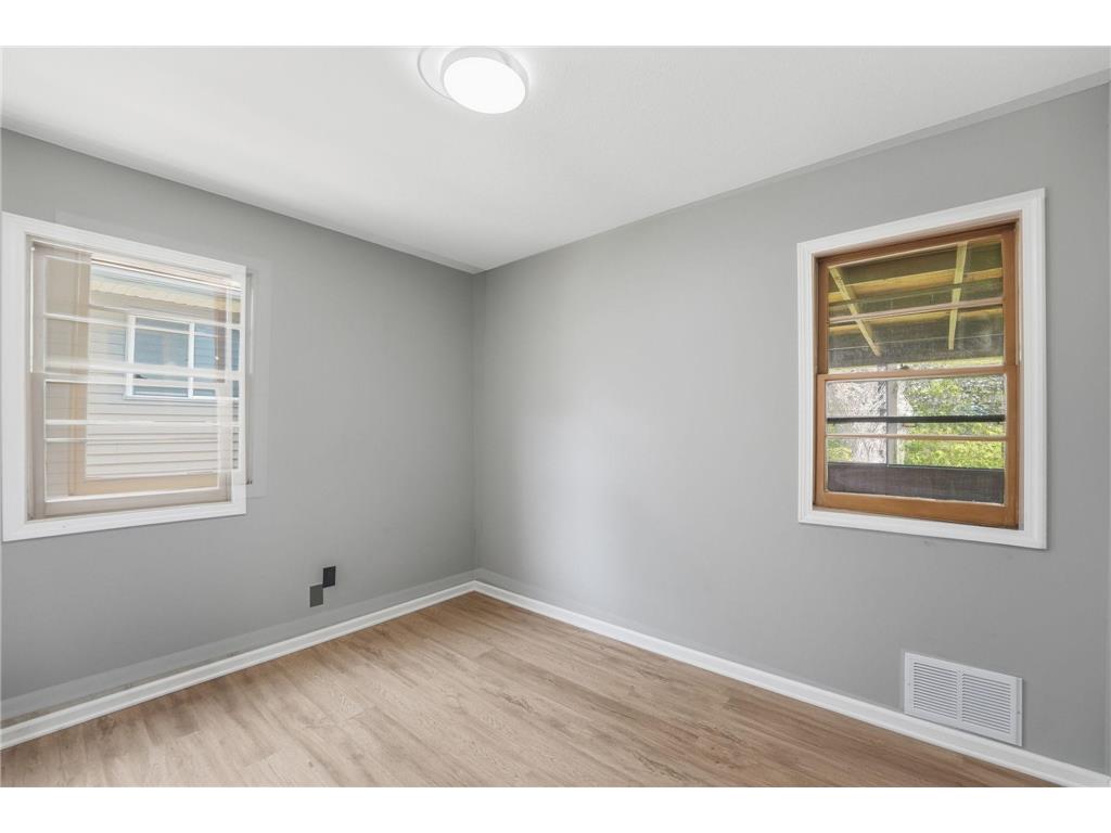 1697 Rose Place Roseville MN 55113 7064909 image16