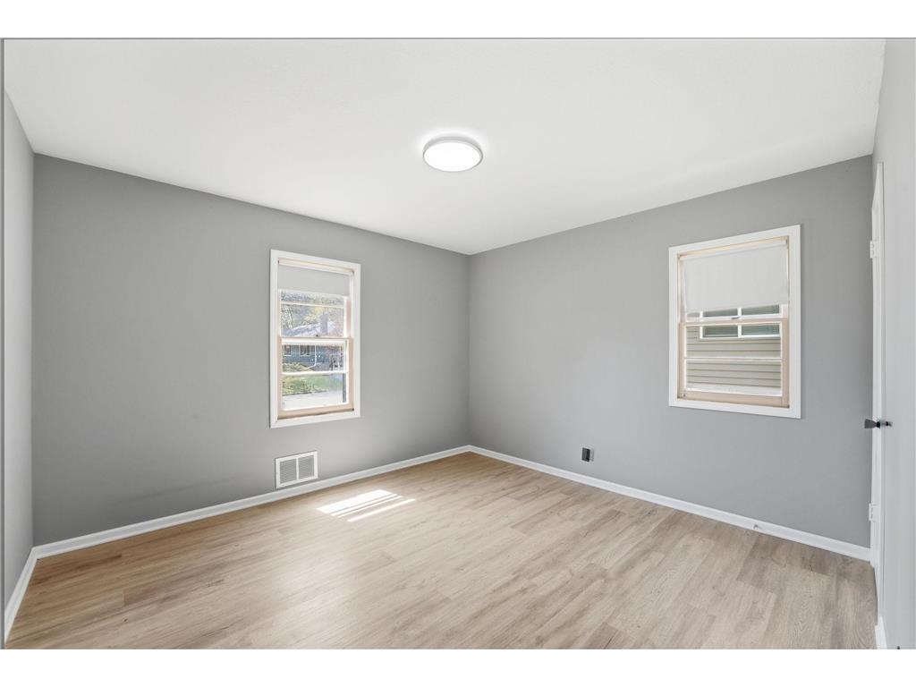 1697 Rose Place Roseville MN 55113 7064909 image17