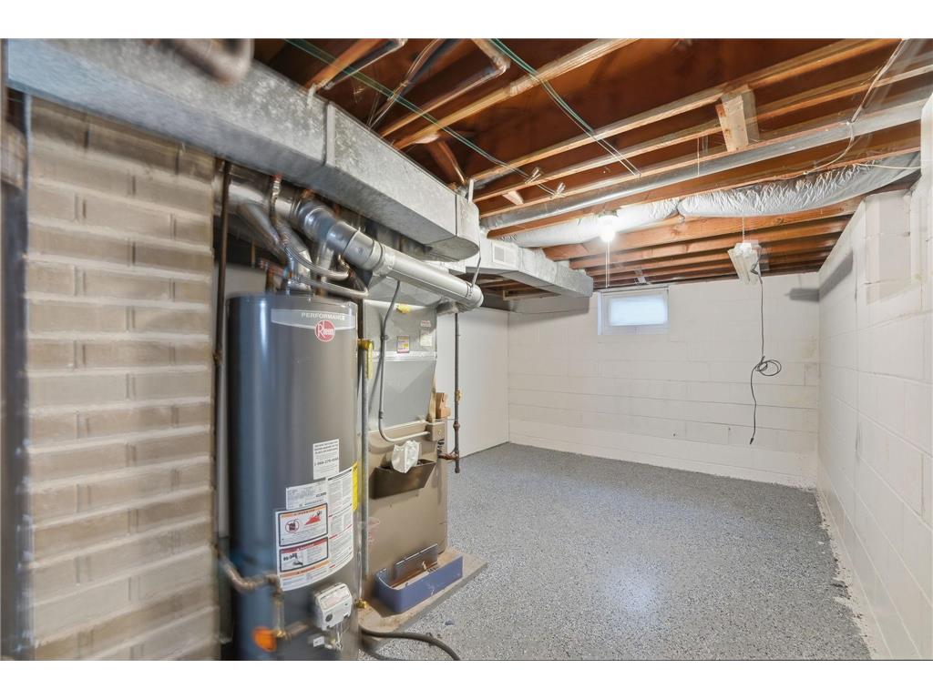 1697 Rose Place Roseville MN 55113 7064909 image23
