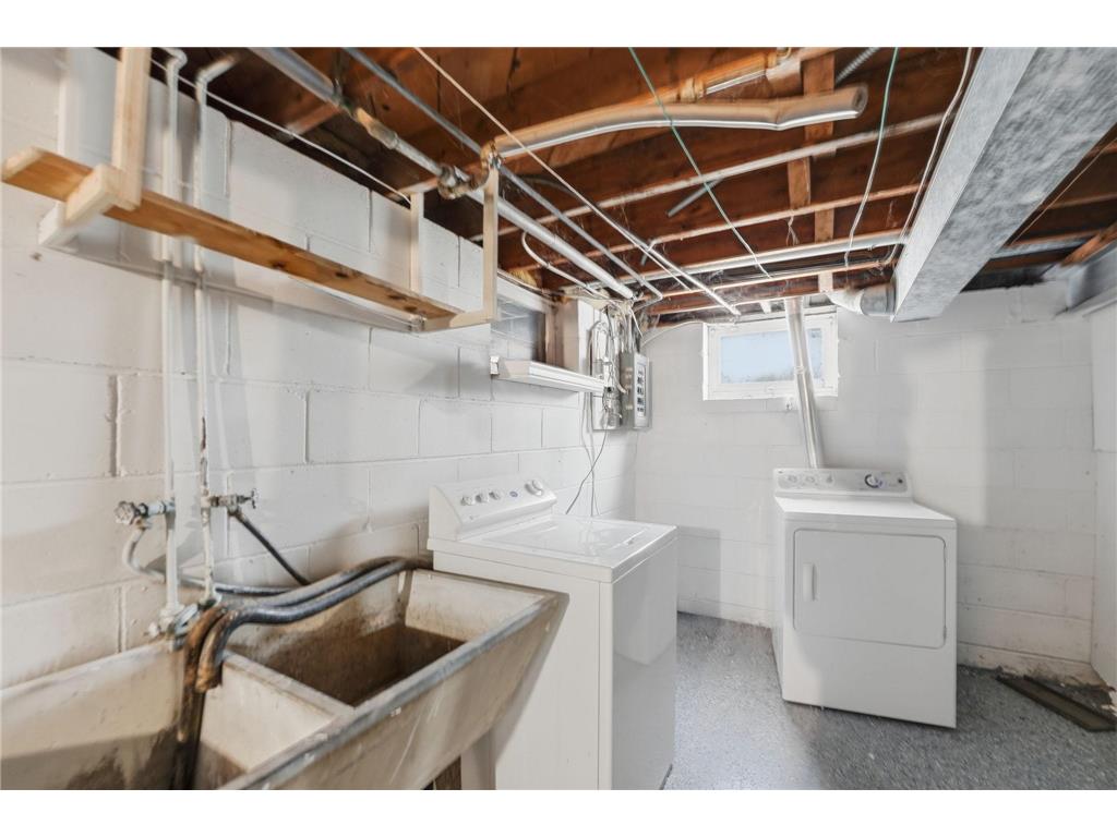 1697 Rose Place Roseville MN 55113 7064909 image24