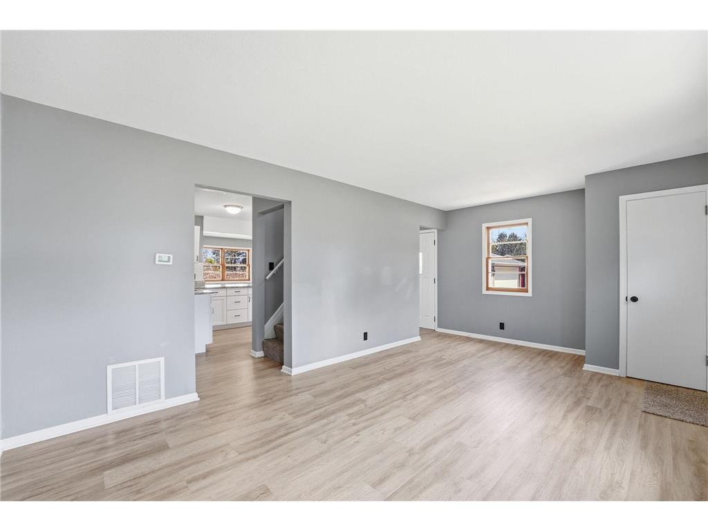 1697 Rose Place Roseville MN 55113 7064909 image3