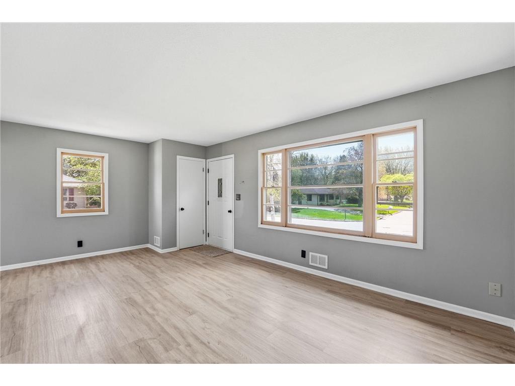 1697 Rose Place Roseville MN 55113 7064909 image6