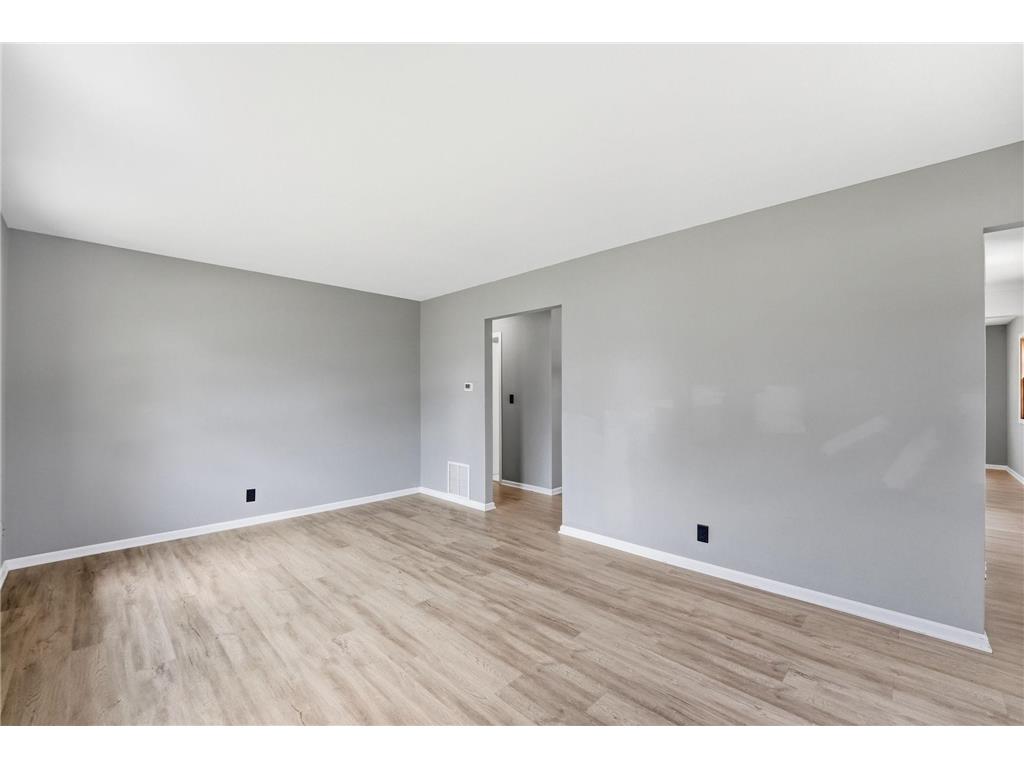 1697 Rose Place Roseville MN 55113 7064909 image7