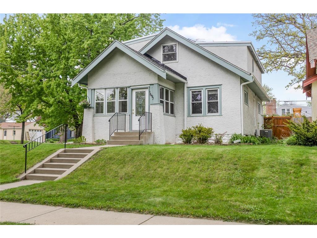 1697 Taylor Avenue Saint Paul MN 55104 7054374 image1