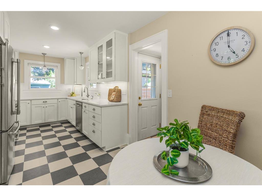 1697 Taylor Avenue Saint Paul MN 55104 7054374 image15