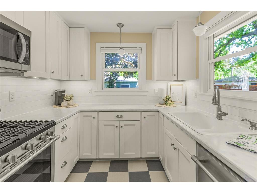 1697 Taylor Avenue Saint Paul MN 55104 7054374 image17