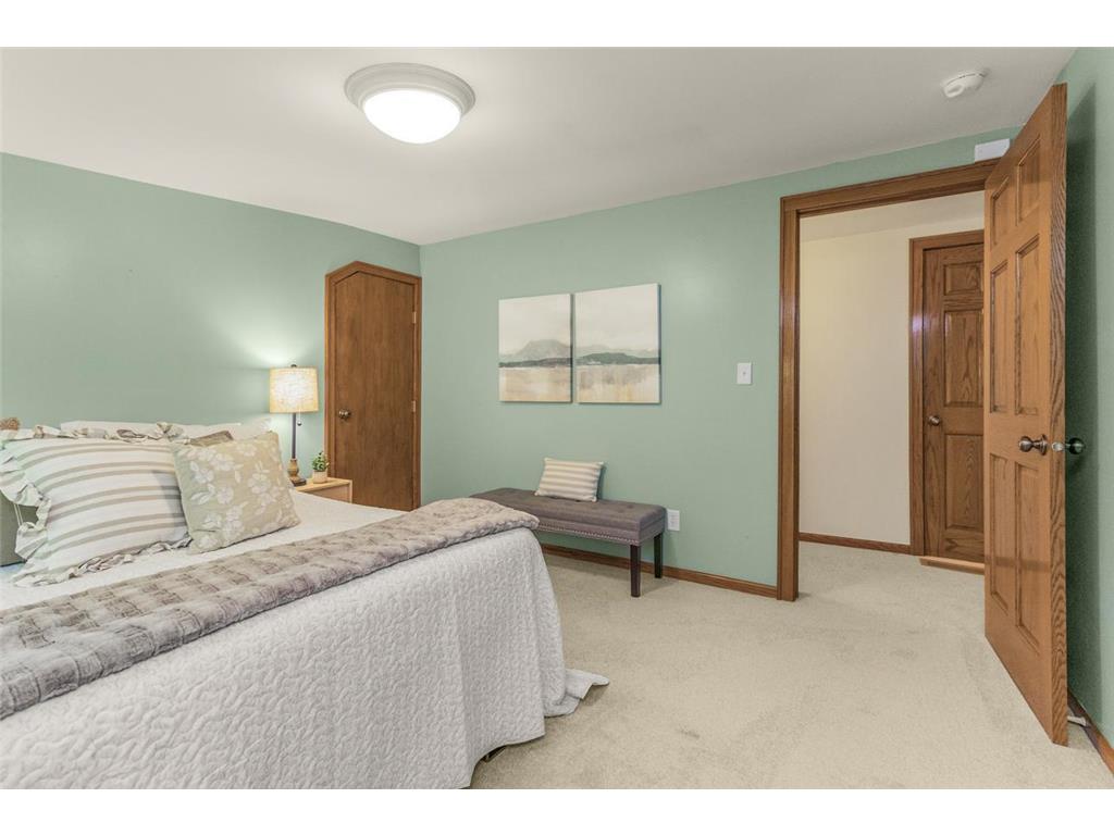 1697 Taylor Avenue Saint Paul MN 55104 7054374 image32