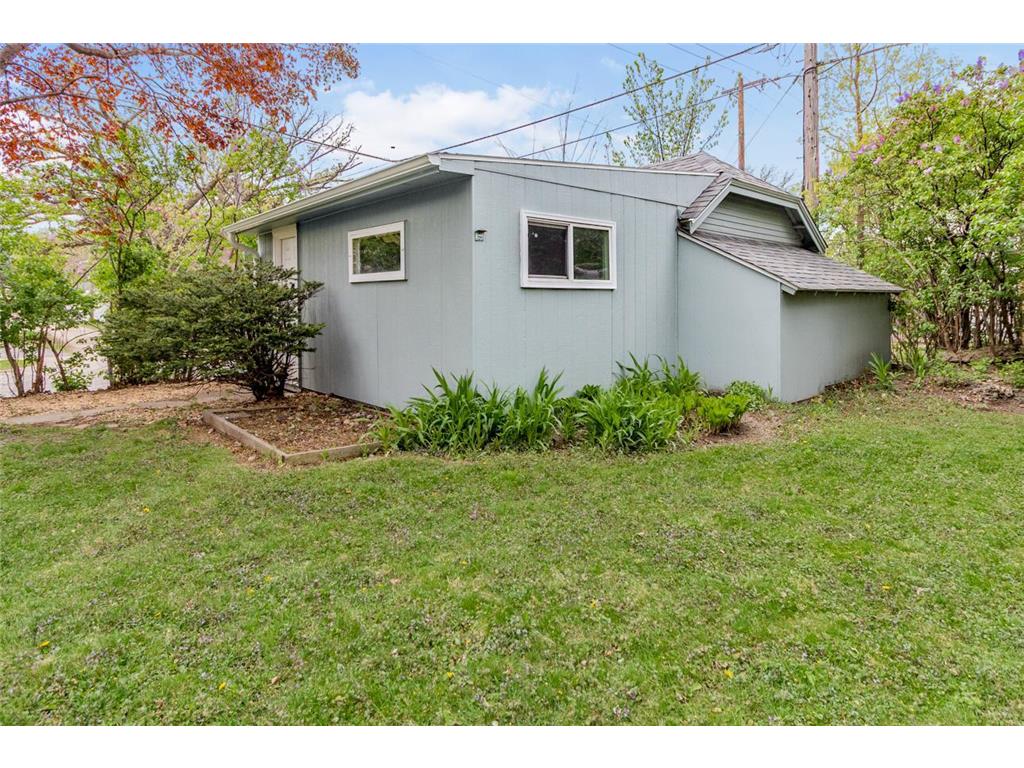 1697 Taylor Avenue Saint Paul MN 55104 7054374 image44