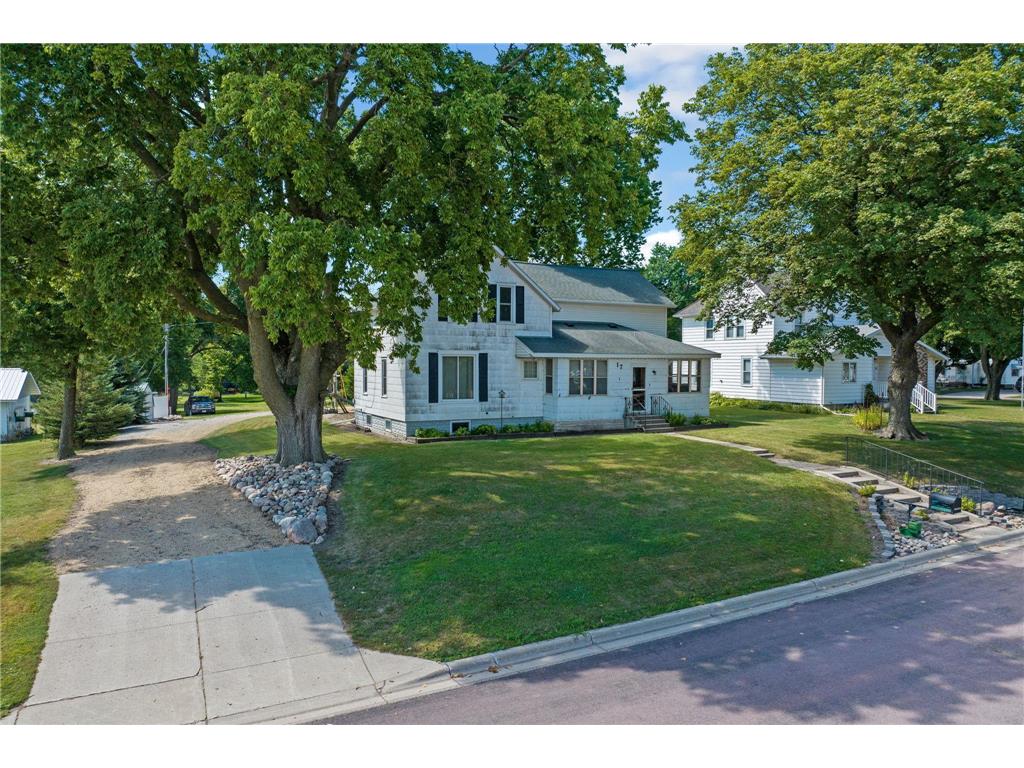 17 N Osborne Street Sherburn MN 56171 6594190 image1