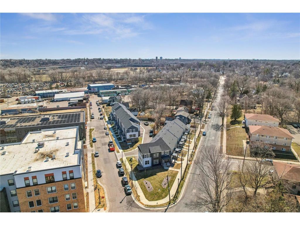 170 Cedar Lake Road N Minneapolis MN 55405 6596738 image1