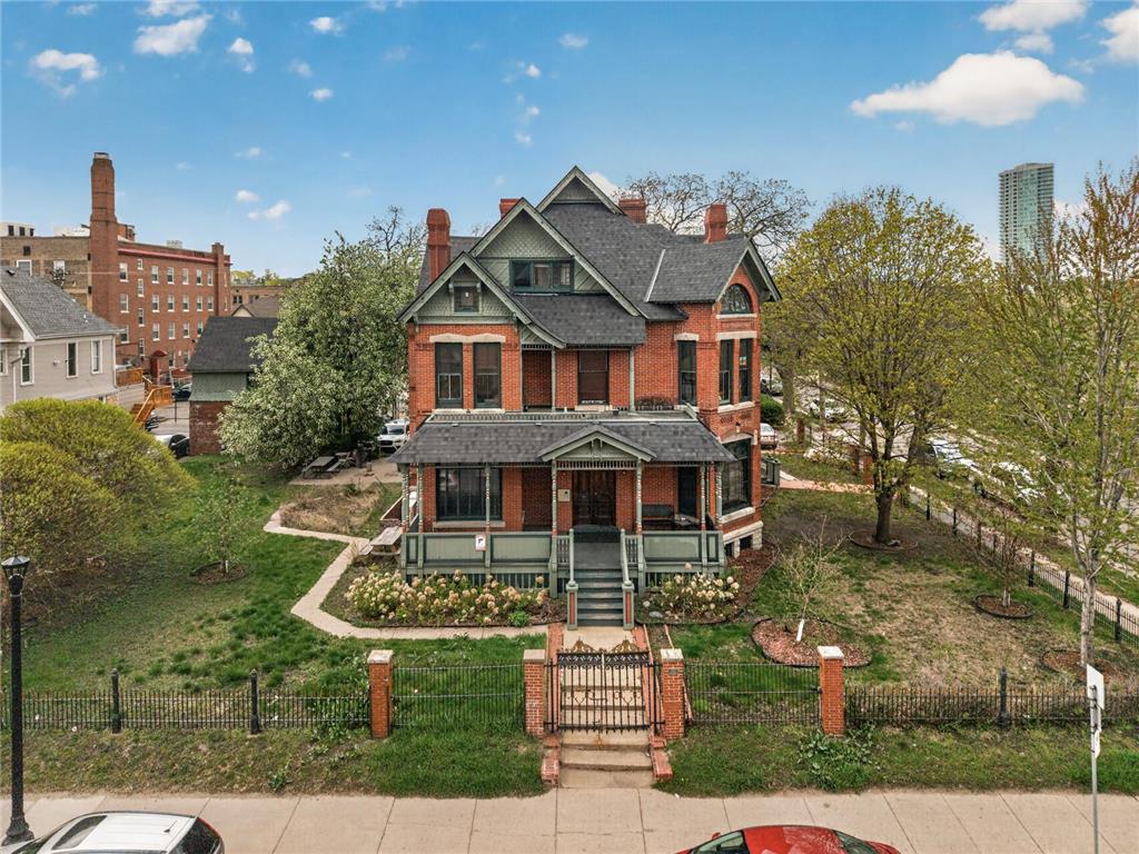 1700 3rd Avenue S Minneapolis MN 55404 7043054 image1
