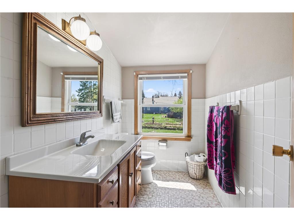 1700 Cottage Avenue E Saint Paul MN 55106 7041060 image23