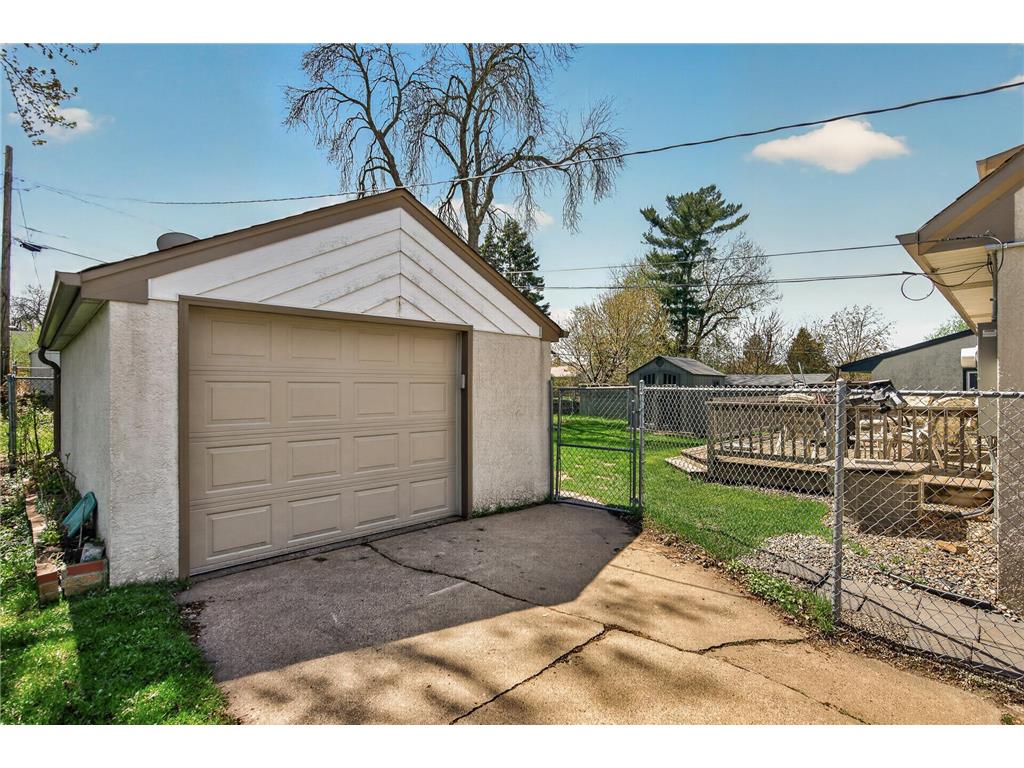 1700 Cottage Avenue E Saint Paul MN 55106 7041060 image36