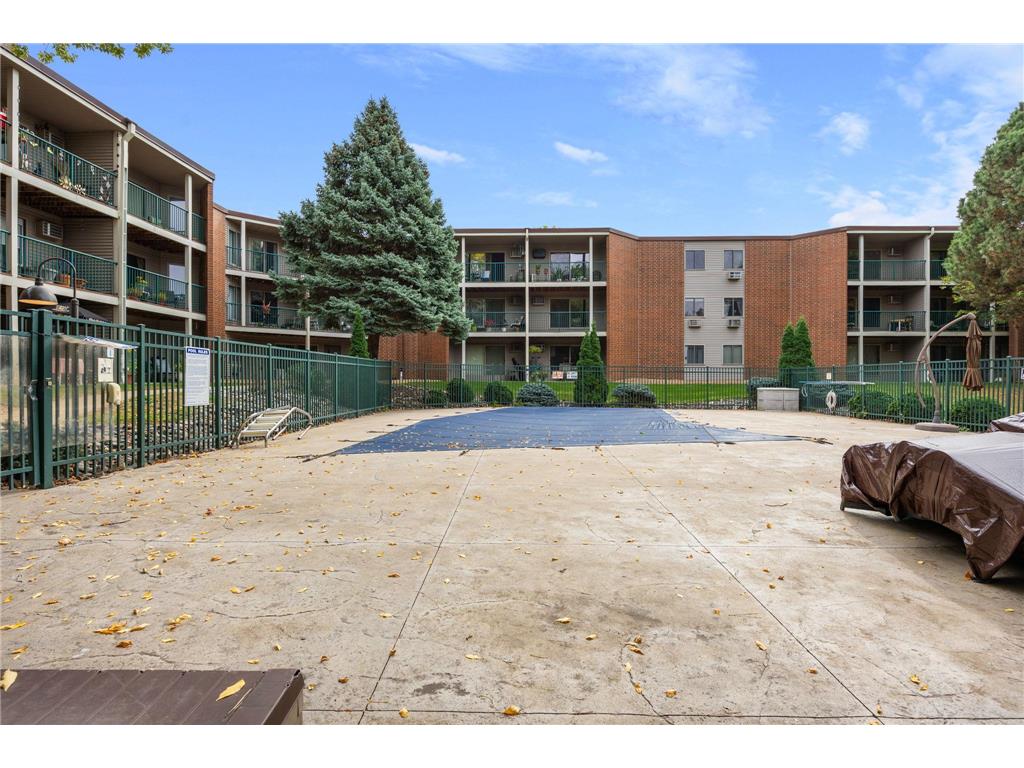 1700 Four Oaks Road #118 Eagan MN 55121 6785058 image1