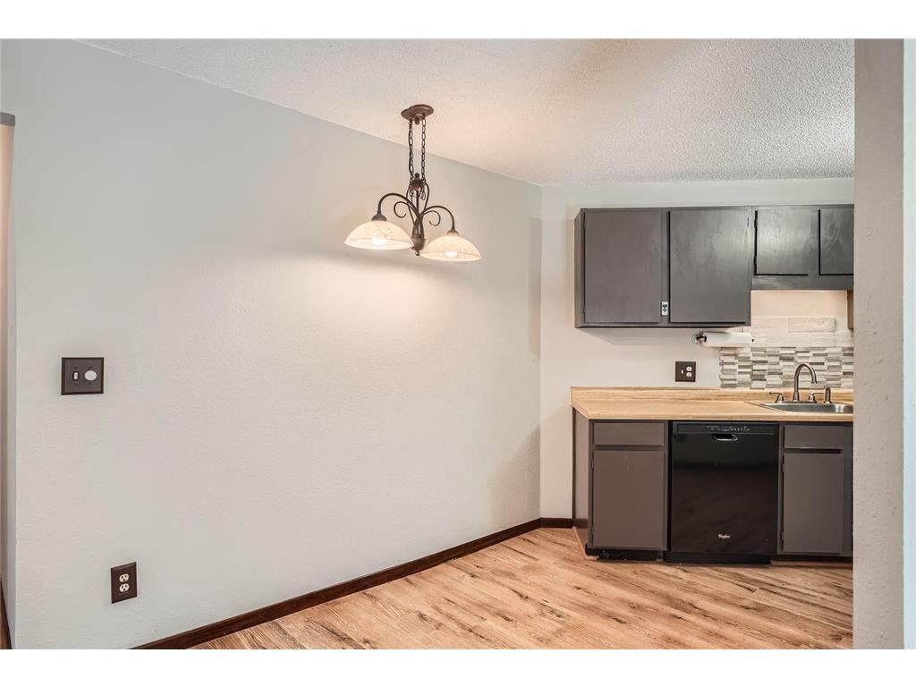 1700 Four Oaks Road #314B Eagan MN 55121 6817966 image4