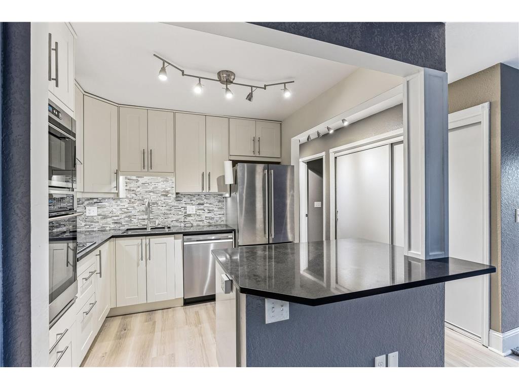 1700 Four Oaks Road #331 Eagan MN 55121 7078726 image1