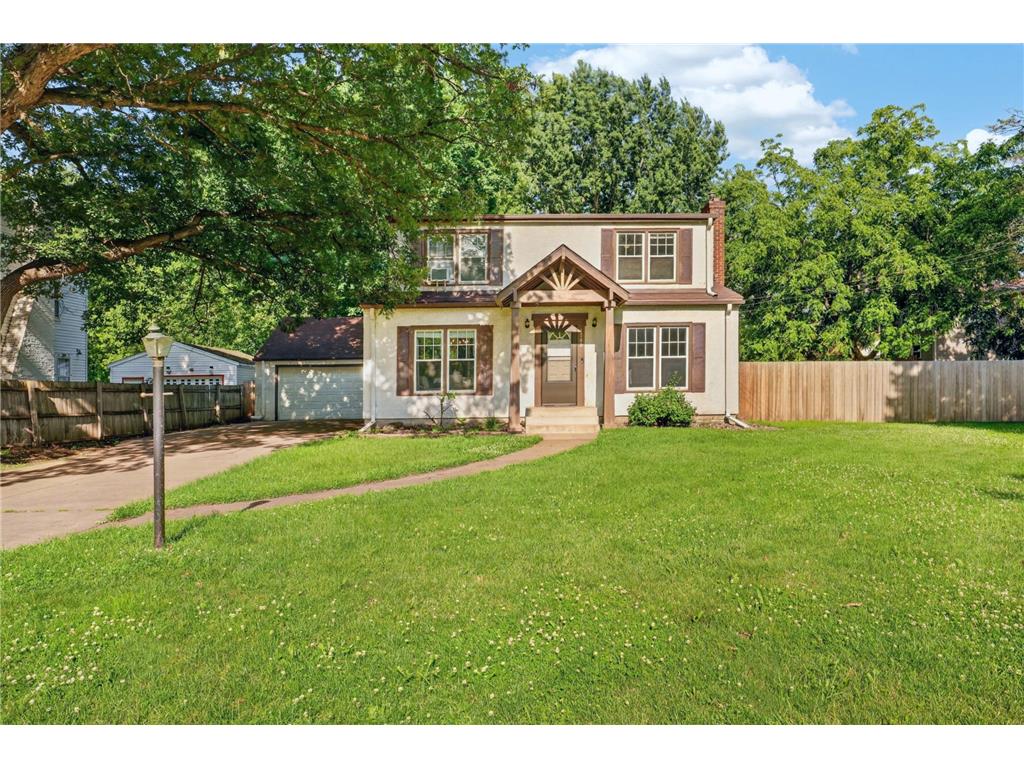 1700 Howard Street N Maplewood MN 55109 7041773 image1