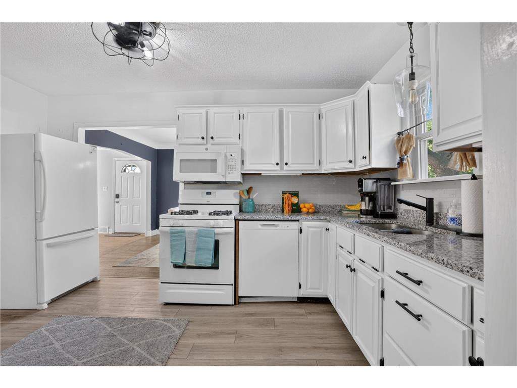 1700 Howard Street N Maplewood MN 55109 7041773 image10