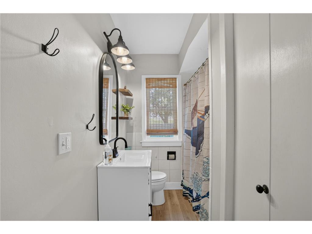 1700 Howard Street N Maplewood MN 55109 7041773 image16