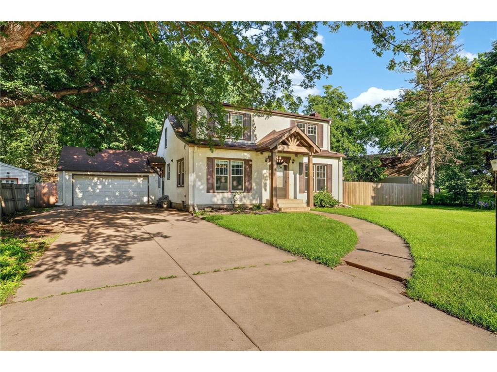1700 Howard Street N Maplewood MN 55109 7041773 image2