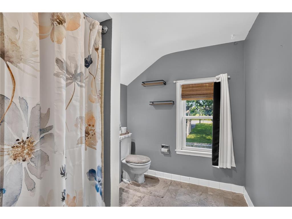 1700 Howard Street N Maplewood MN 55109 7041773 image22