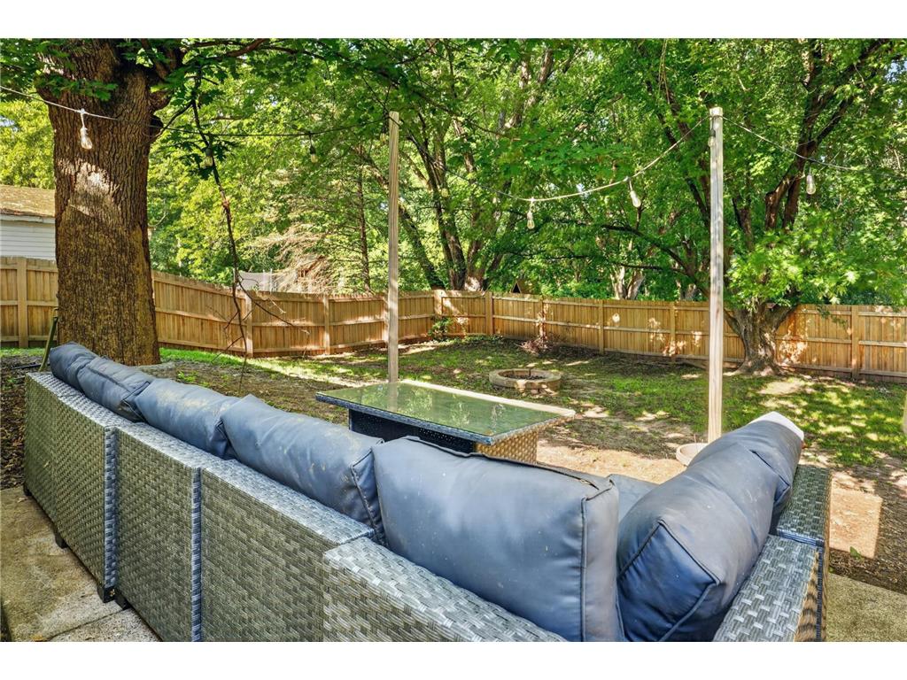1700 Howard Street N Maplewood MN 55109 7041773 image25