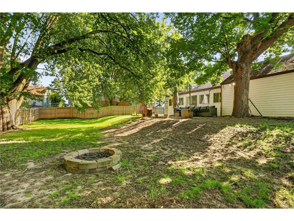 1700 Howard Street N Maplewood MN 55109 7041773 image26
