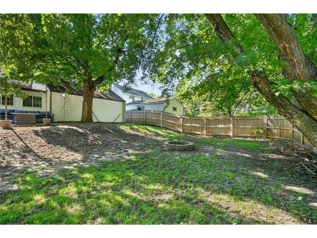1700 Howard Street N Maplewood MN 55109 7041773 image27