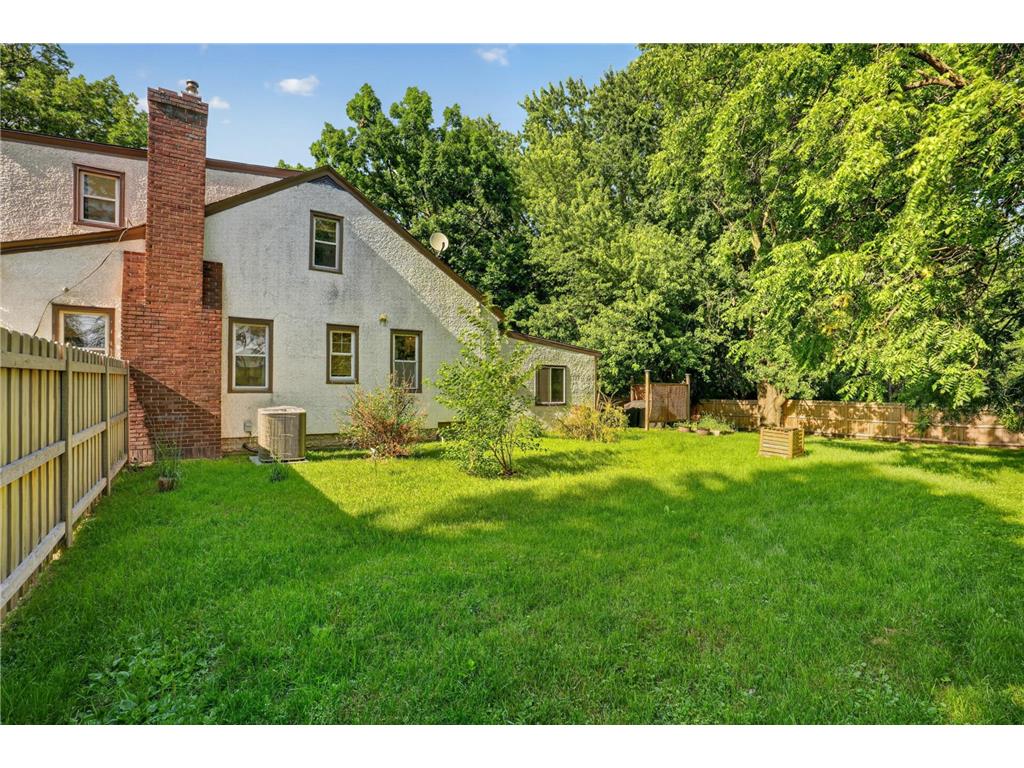 1700 Howard Street N Maplewood MN 55109 7041773 image28