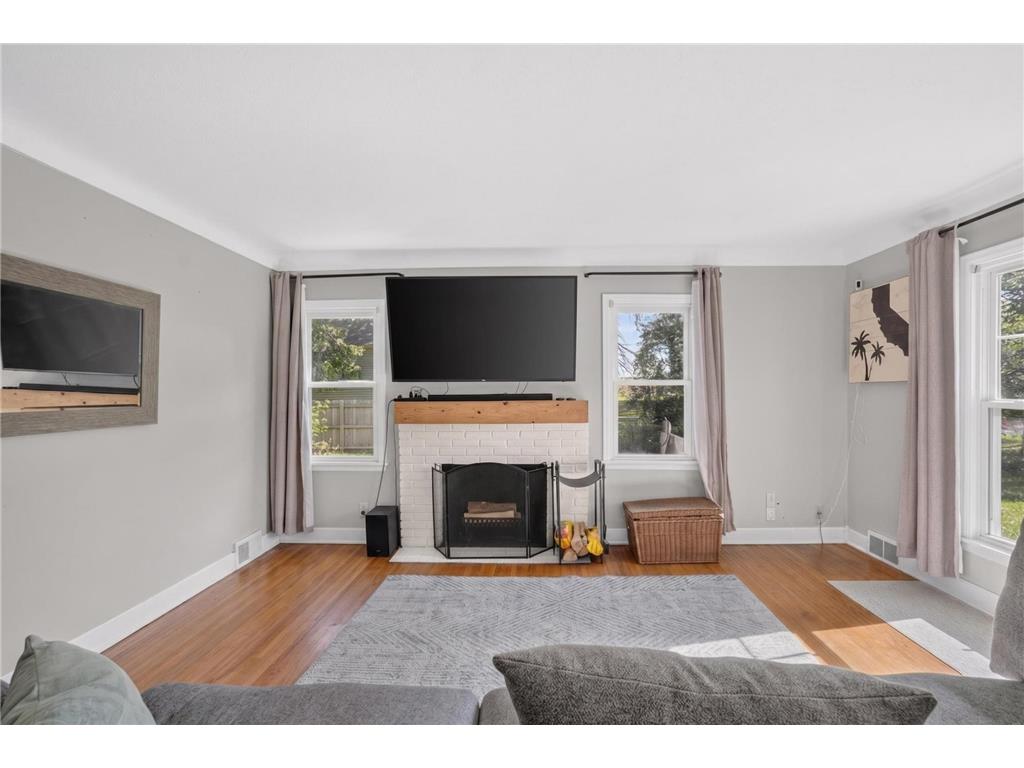 1700 Howard Street N Maplewood MN 55109 7041773 image4